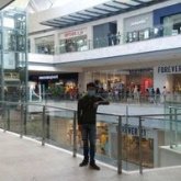 Conocer gente lo q sé de. Una persona