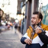 Busco pareja. Busca una chica seria.