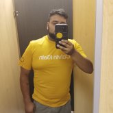 Busco pareja. Mujer. Trabajador. De