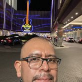 Busco pareja. Alguien de aquí de