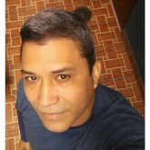 Una mujer sincera tranquila y de buenos