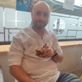 Funcionario. Busco chica mas o menos de