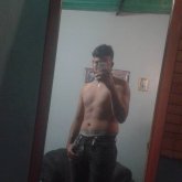 Busco hacer amistades. Una persona q le