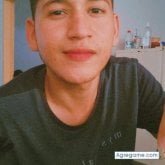 Estudiante. Busco hacer amistades. Mujer