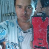 Trabaja. Busco ligar. Soy sencillo