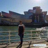 Busco pareja. Chica. Normal. Deporte.