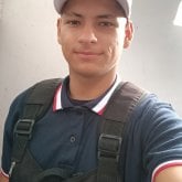 Hombrealejo1234