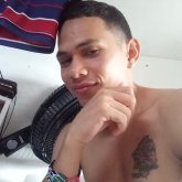 Algo comprometedor. Soltero,blanquito