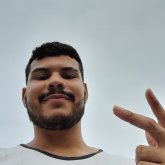 Auxiliar. Busco ligar. Citas. Una