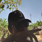 Nada. Alguien que me escriba. Soy