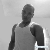 Argenismp chico soltero en Imbert