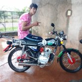 Chicas. Alto y bueno y no miento.