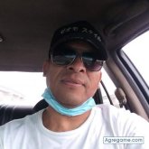 Mujer. Muy cariñoso respetuoso.