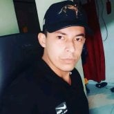 Busco pareja. Mujeres. Amigable. Moto.