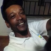 Simpática e divertida. Calmo e