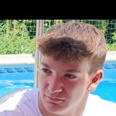 Estoy aburrido y me gusta hablar. Hola