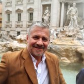 Empresario. Busco pareja. Conocer a