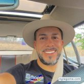 Encuentra Hombres solteros en Aquila