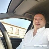 Busco pareja. Buscó pareja. Amigo de