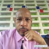 Lonis chico soltero en Panamá