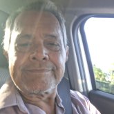 Feliz20242025 chico separado en Miami Beach