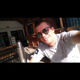 Busco pareja. Chicas. Elegante.