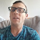 Diversión y charla un rato. Alegre y