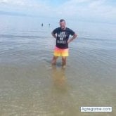 Carpintero. Busco ligar. Bueno primero