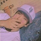 Relación seria y amigos. Una persona