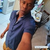 Busco pareja. Conocer. Divertido.