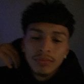 Busco chatear. Mujer. Hola. Nalgas.