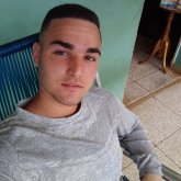 Estudiante. Una chica que me quiera tal