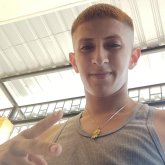 Hago muebles. Busco pareja. Mujeres