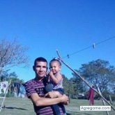 Busco: una mujer que me quíera

