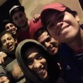 Soy delgado tengo mide 18. Soltero busco