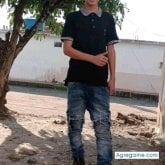 Busco pareja. Mujeres de 18 a 25 años.