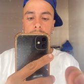 Busco conocer gente. Una mujer