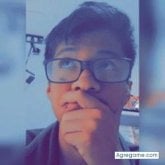 Busco pareja. Amigos. Divertido. Un poco