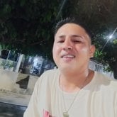 Mujer no importa la edad solo conocer y