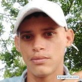 Busco pareja. Chicas jóvenes.