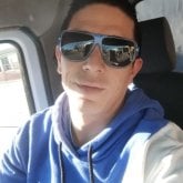 Solo busco algo casual. Soltero delgado