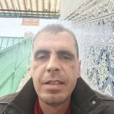 Encuentra Hombres solteros en Lopera