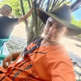 Soldador. Busco. Mujer hermosa ojalá