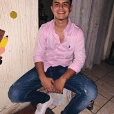 Busco pareja. Mujeres. Alegre. Salir a