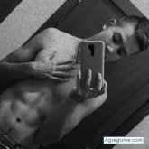 Universitario. Busco pareja. Mujeres.