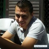 palotes chico soltero en Cangas