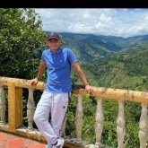 Estudiante. Busco pareja. Alguien que me