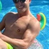 Que sep lo que quiere. Delgado ,moreno ,