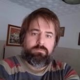 Estudio. Estoy buscando mujeres pues. Su