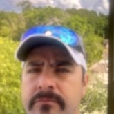 Mujer Selters seria. Hola soy solteto no